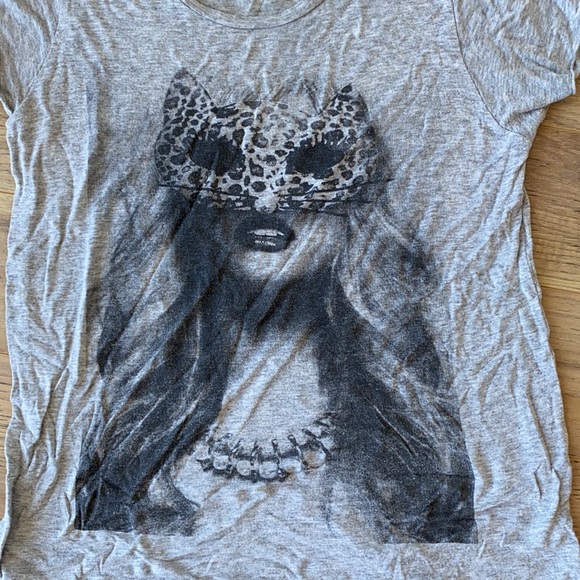 Graphic tee - Picture 2 of 2